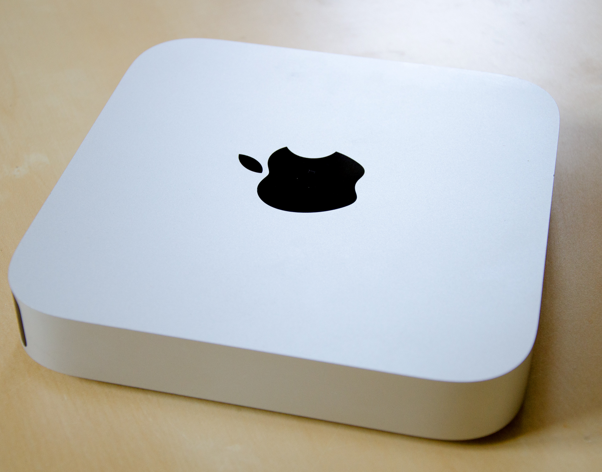 Apple Mac Mini Server 9654 by Amada44 (BY-SA) via Openverse