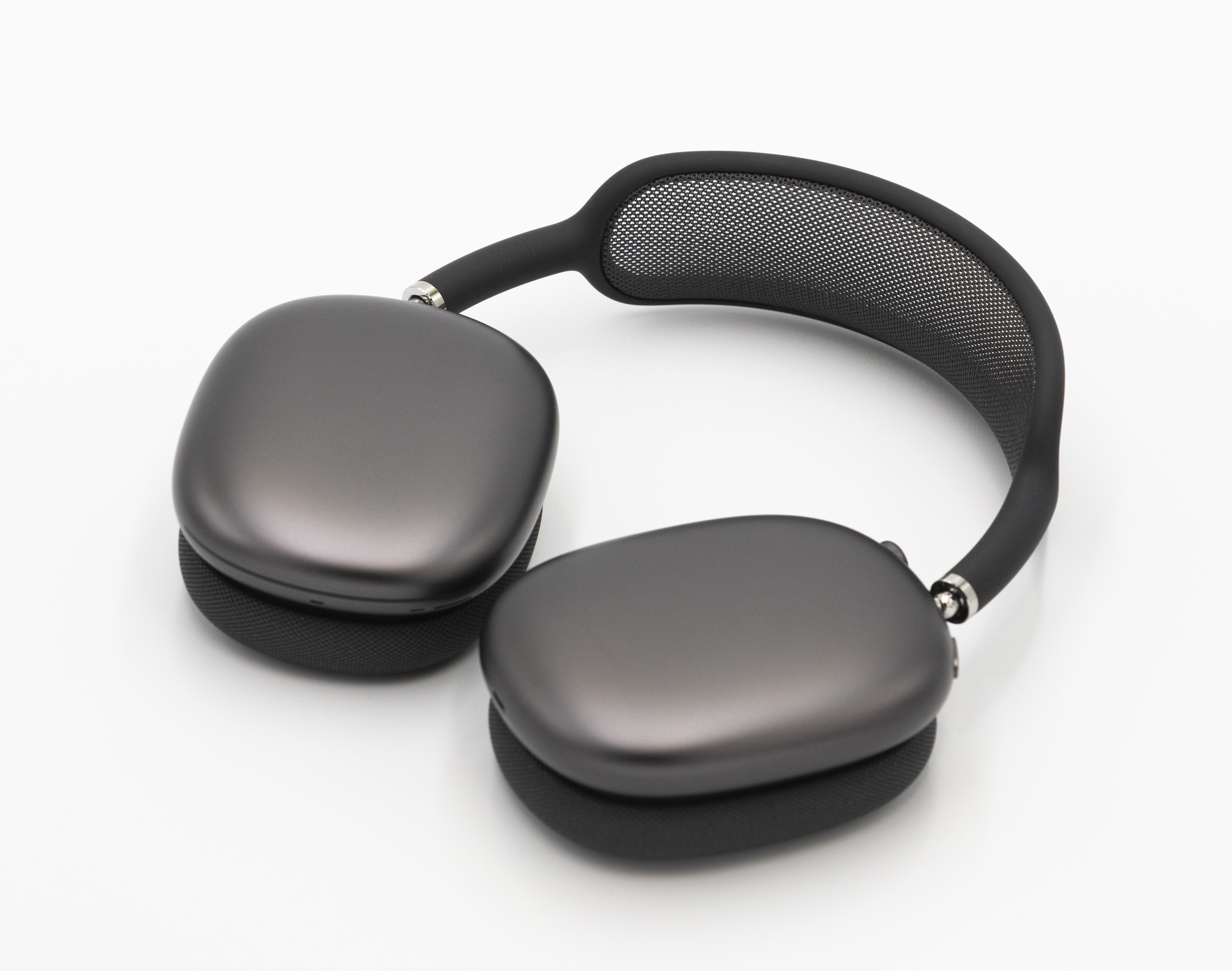Apple airpods max 2 by Arne Müseler (BY-SA) via Openverse