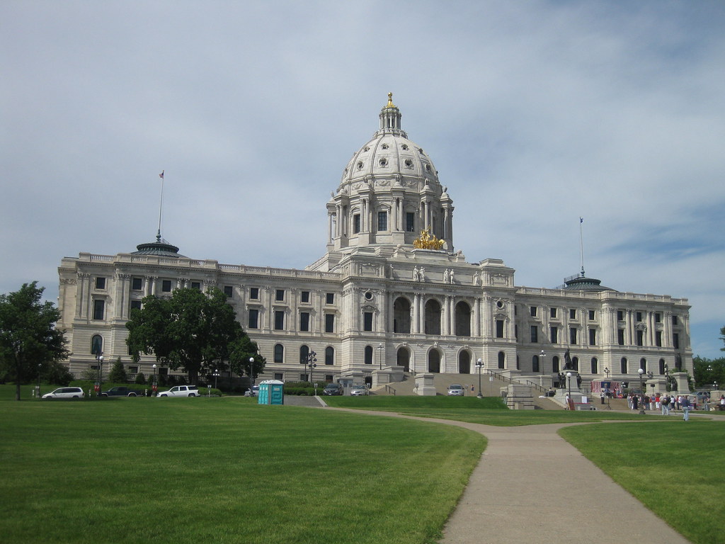 Minnesota State Capitol Building with Lobbyists by puroticorico (BY) via Openverse